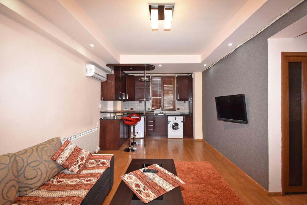 Apartments in center of Jerevan Buitenkant foto